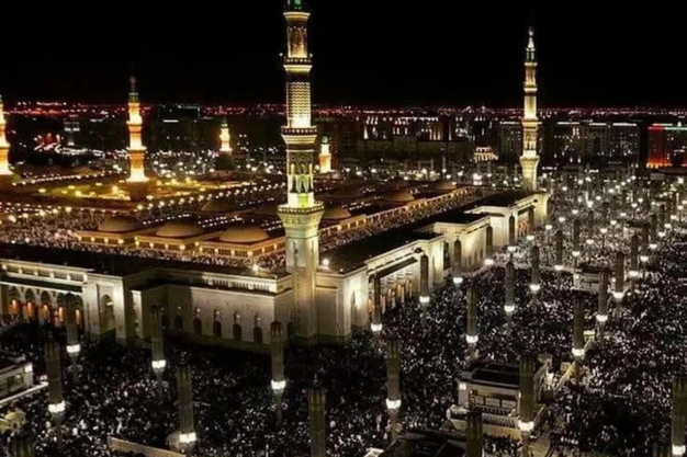 Aerial view of Masjid-e-Nabawi and its surrounding area in Madinah, Saudi Arabia.